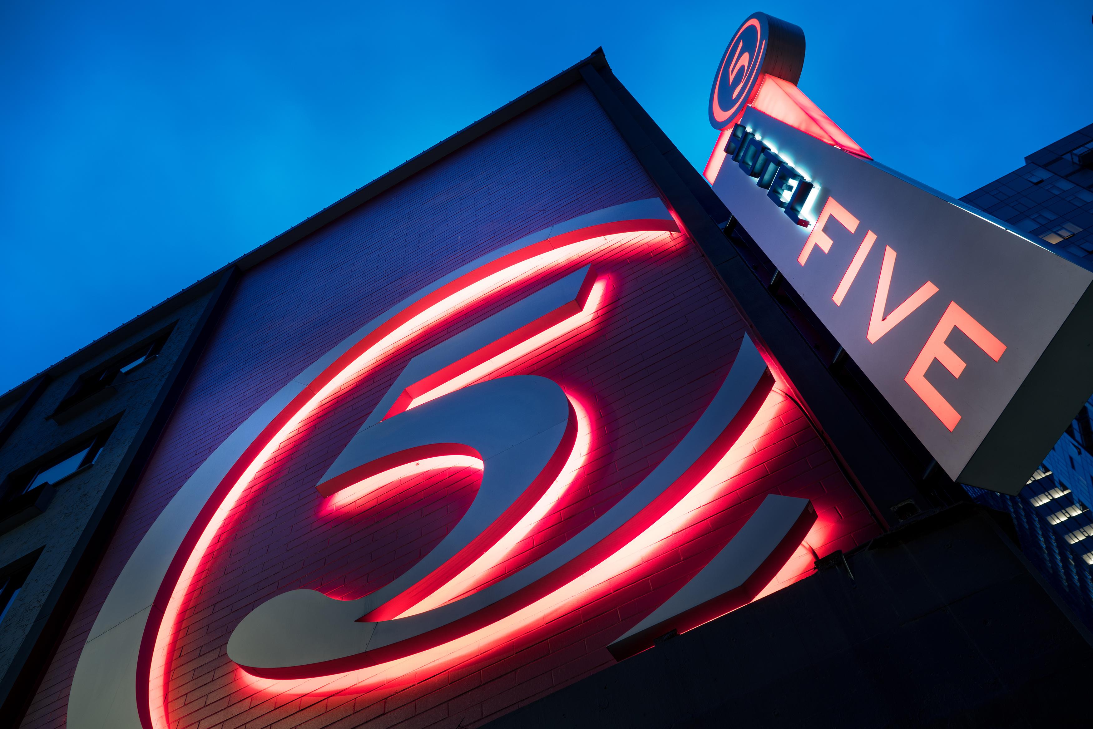 Staypineapple, Hotel Five, Downtown Seattle Exterior photo